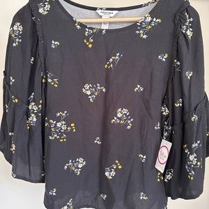 Women’s‎ blouse